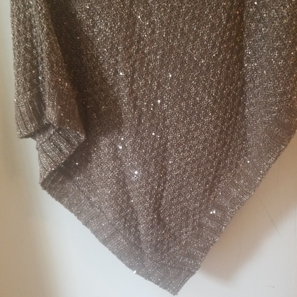 Tan sequin poncho - Picture 2 of 4